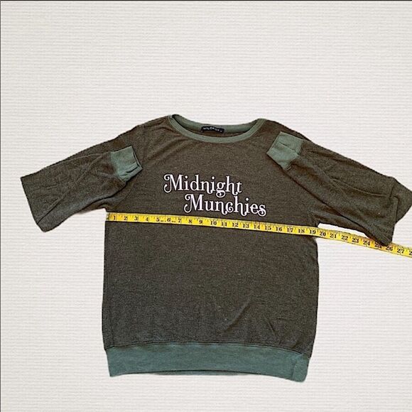 WILDFOX Sweatshirt Baggy Jumper NEW Midnight Munchies Olive Small Oversized - Picture 14 of 16